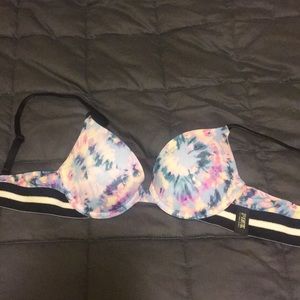 Victoria secret bra 30 C